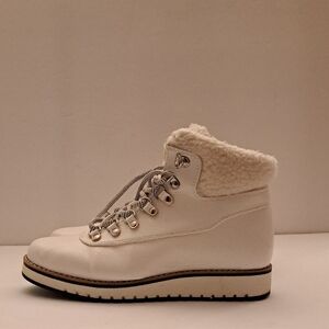 White Mountain Size 7.5m Women's Sherpa Faux Fur Wedge Boots